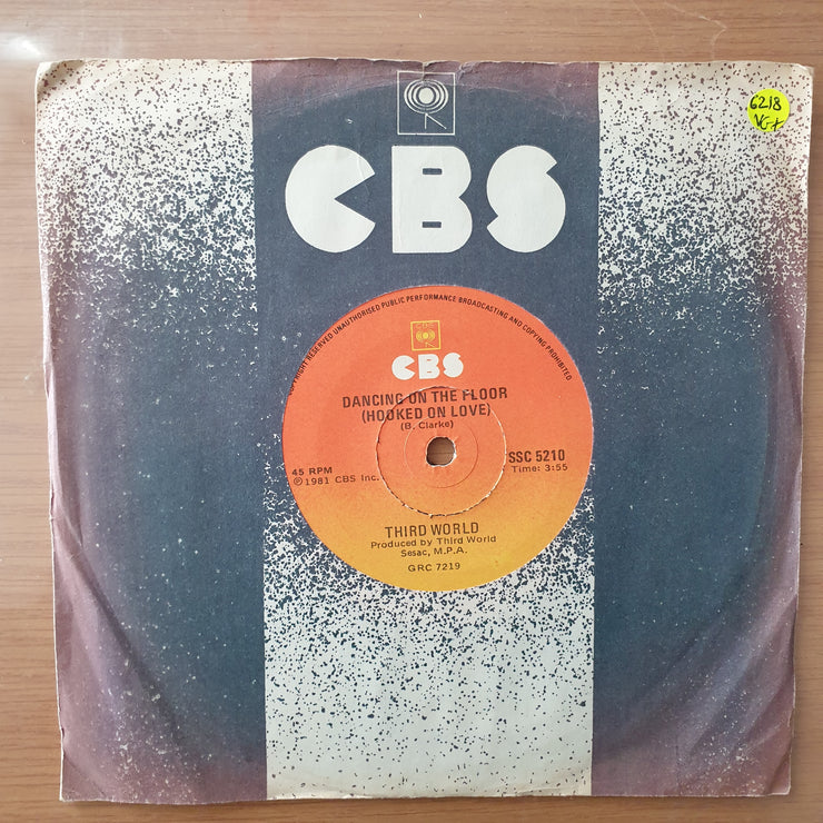 Third World – Dancing On The Floor (Hooked On Love) - Vinyl 7" Record - Very-Good+ Quality (VG+) (verygoodplus7)