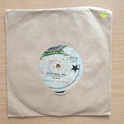 The World – Shoo Shoo Wah - Vinyl 7" Record - Very-Good+ Quality (VG+) (verygoodplus7)
