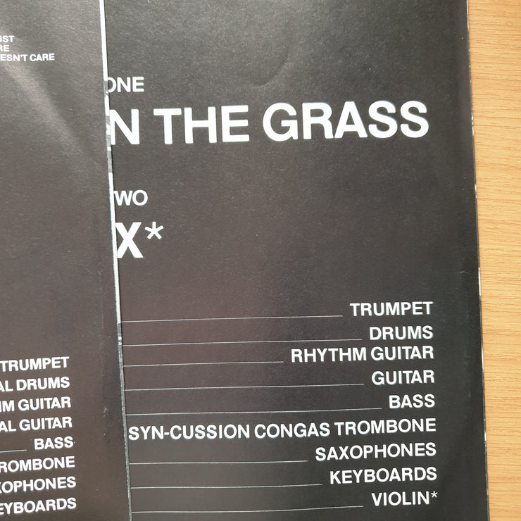 UB40 – Present Arms - (includes additional 45 RPM record) - Vinyl LP Record - Very-Good+ Quality (VG+)