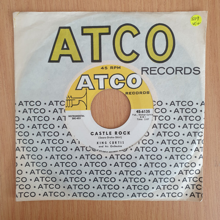 King Curtis And His Orchestra – Castle Rock / Chili - Vinyl 7” Record  (VG+) (Aryeh)