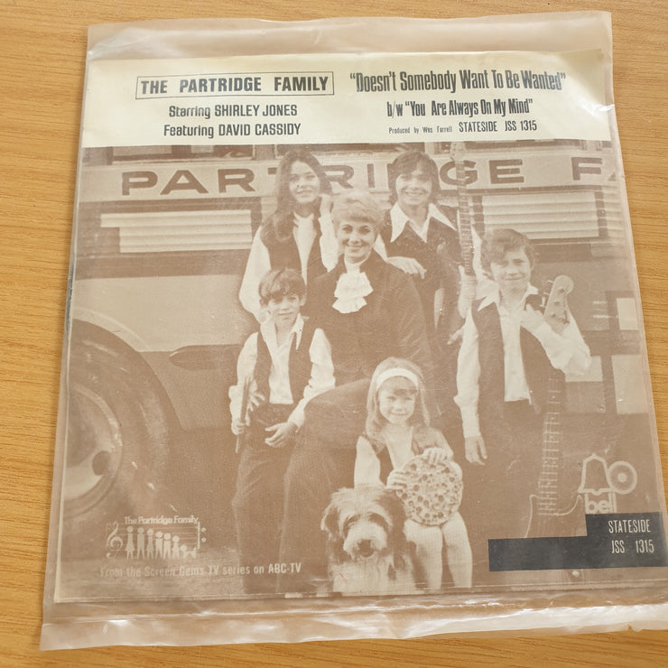 The Partridge Family – Doesn't Somebody Want To Be Wanted - Vinyl 7" Record (Fair)