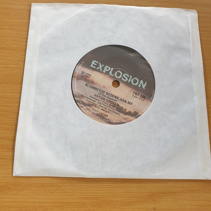 Anton Goosen - By Die Opsitkers - Blommetjie Gedenk Aan My - 7” Record (VG+)  (MWA)