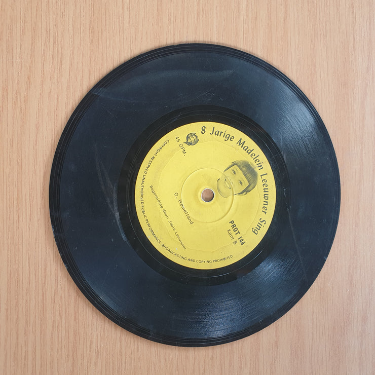8 Jarige Madelein Leeuwner Sing - Wonder Van Skatte - Rock Of Ages - O, Hemel land - 7” Record (VG+)  (MWA)
