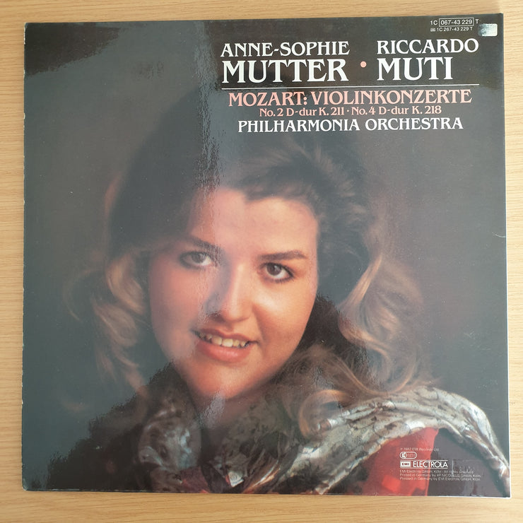 Mozart - Anne-Sophie Mutter / Riccardo Muti  - Philharmonia Orchestra (Germany Pressing) – Violinkonzerte No.2 D-dur K.211 / No.4 D-dur K.218 - Vinyl LP Record (VG+)