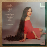 Crystal Gayle ‎– Cage The Songbird - Vinyl LP Record - Very-Good+ Quality (VG+) - C-Plan Audio