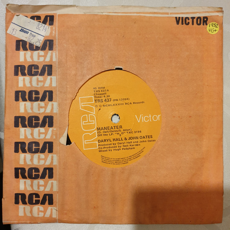 Daryl Hall & John Oates ‎– Maneater - Vinyl 7" Record - Very-Good+ Quality (VG+) - C-Plan Audio
