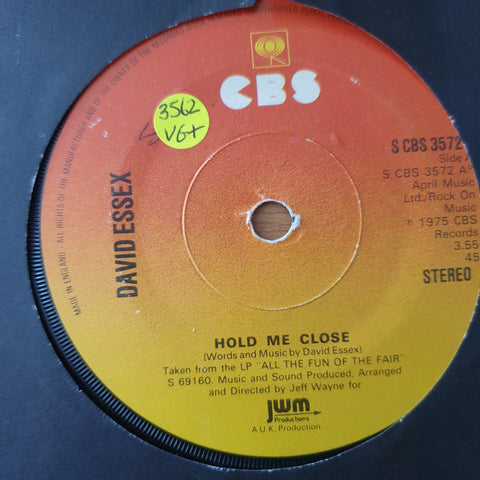 David Essex – Hold Me Close - Vinyl 7" Record - Very-Good+ Quality (VG+)