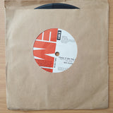 Kim Carnes – Does It Make You Remember - Vinyl 7" Record - Very-Good+ Quality (VG+) (verygoodplus)