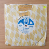 John Paul Young – Keep On Smiling (Rhodesia) - Vinyl 7" Record - Very-Good+ Quality (VG+) (verygoodplus)